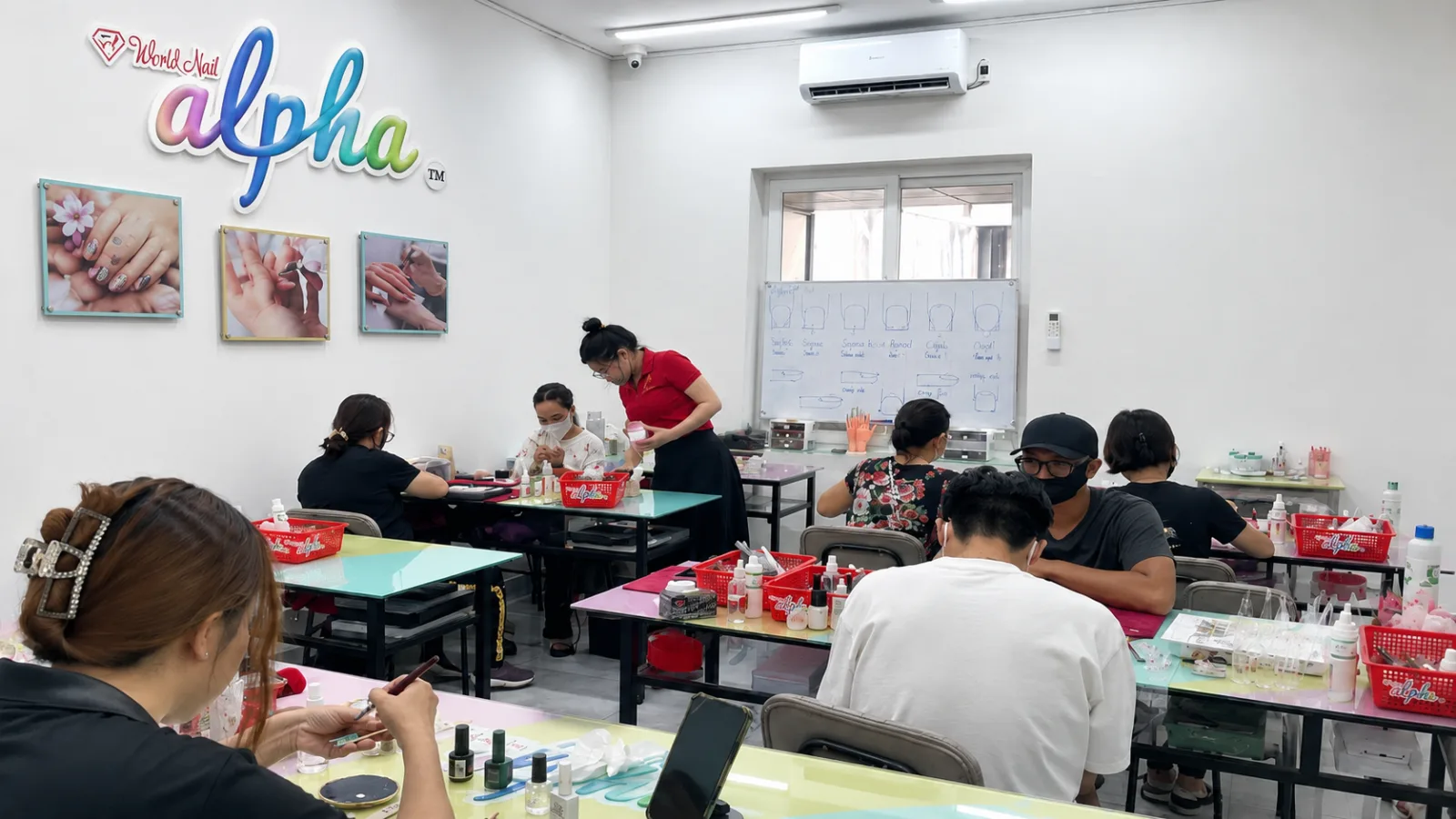 Khóa học nail chuyên nghiệp tại World Nail Alpha