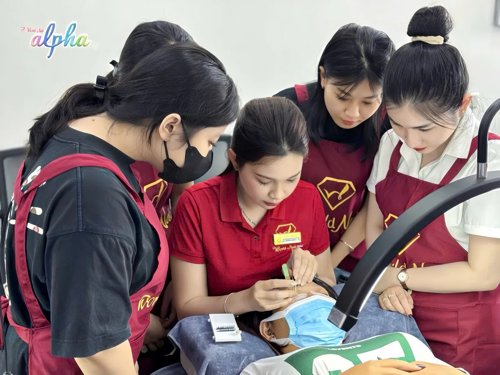 Học nối mi uy tín